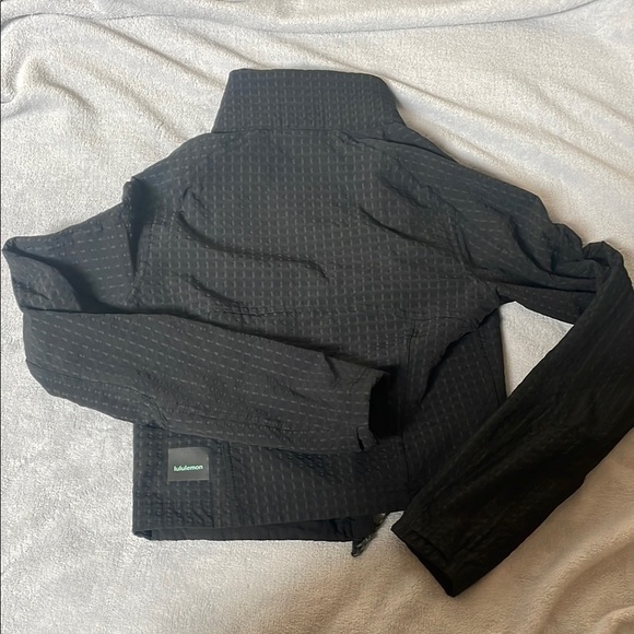 Lululemon Athletica Black Water-Repellant Hiking Athletic Jacket - Picture 10 of 12